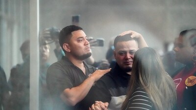 In March, Abrego was deported to El Salvador, even though an immigration judge in 2019 had ruled against sending him there because of the possibility of gang persecution. In order to face the criminal charges, he was flown back to the United States in June. (REUTERS)
