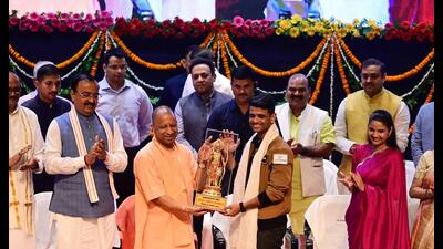 Uttar Pradesh Chief Minister Yogi Adityanath felicitated Group Captain Shubhanshu Shukla at Lok Bhawan in Lucknow, on Monday. (Deepak Gupta/HT Photo) Uttar Pradesh Chief Minister Yogi Adityanath felicitated Group Captain Shubhanshu Shukla at Lok Bhawan in Lucknow, on Monday. (Deepak Gupta/HT Photo)