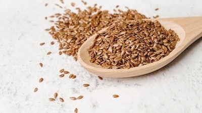 Flaxseeds have been studied for their potential to alleviate PCOS symptoms, which are often associated with declining estrogen levels. (Adobe Stock) Flaxseeds have been studied for their potential to alleviate PCOS symptoms, which are often associated with declining estrogen levels. (Adobe Stock)
