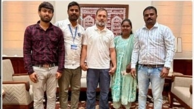 Rahul Gandhi met a delegation of Karnataka bike taxi welfare association. Rahul Gandhi met a delegation of Karnataka bike taxi welfare association.