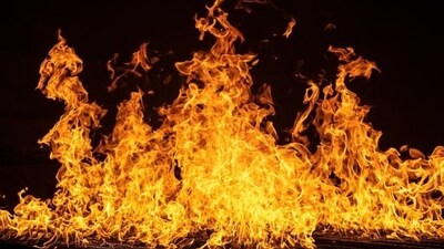 The woman returned from school, sat on a chair, poured petrol on herself and her daughter and set themselves on fire. (Representative Image/Unsplash) The woman returned from school, sat on a chair, poured petrol on herself and her daughter and set themselves on fire. (Representative Image/Unsplash)