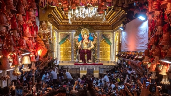 Ganesh Chaturthi 2025: Planning Lalbaugcha Raja darshan? Here’s your guide to timings, aarti schedule, ticket booking options and live streaming. (HT photo)