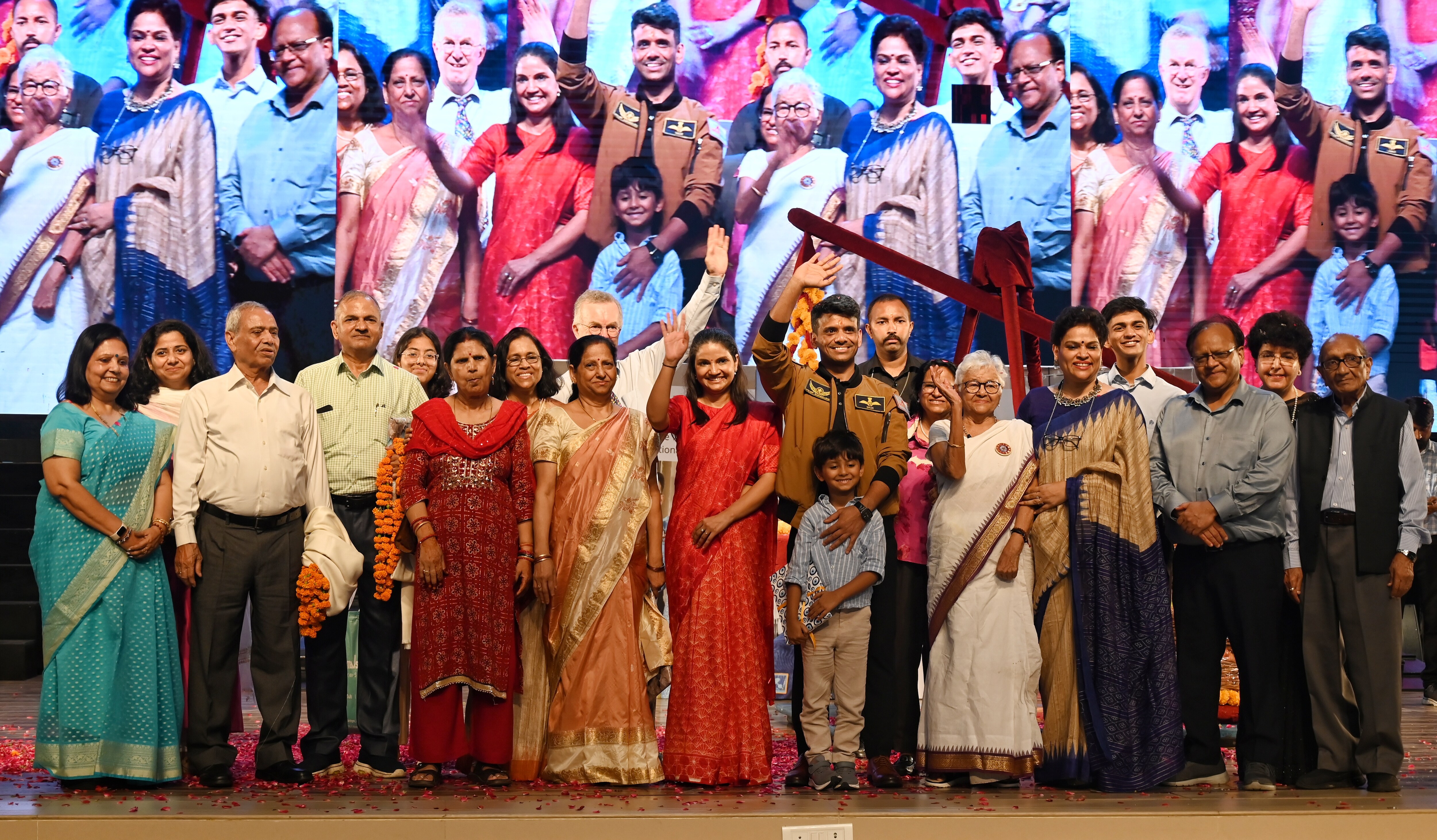 Shubhanshu Shukla with family members and school official at City Montessori School in Lucknow (Photo: Mustaq Ali/HT )
