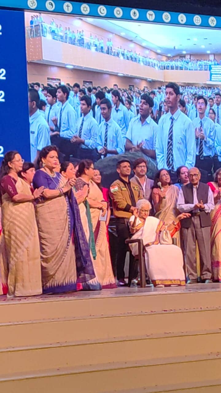 Shubhanshu Shukla and others singing CMS songs (Photo: Deep Saxena/HT) Shubhanshu Shukla and others singing CMS songs (Photo: Deep Saxena/HT)