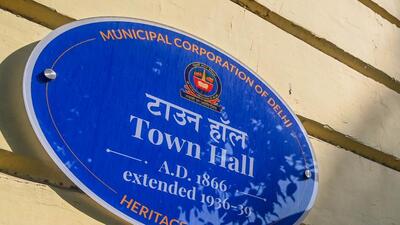 A senior municipal official said that in 2012, all wider MCD roads (above 60ft width) were transferred to the Delhi PWD during the Sheila Dikshit government (HT Archive) A senior municipal official said that in 2012, all wider MCD roads (above 60ft width) were transferred to the Delhi PWD during the Sheila Dikshit government (HT Archive)