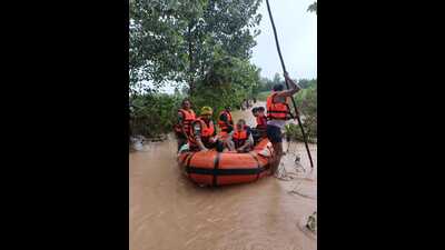 Army evacuating people to safer places in Gurdaspur district on Tuesday. (Sourced)