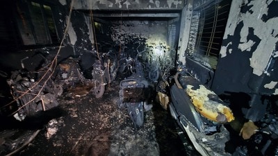 Fire tenders from Naidu and Yerwada stations, along with a water tanker from headquarters, were immediately dispatched. (HT) Fire tenders from Naidu and Yerwada stations, along with a water tanker from headquarters, were immediately dispatched. (HT)