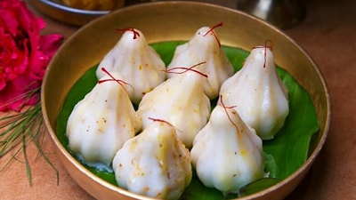 Ukdiche modak (Khandani Rajdhani ) Ukdiche modak (Khandani Rajdhani )