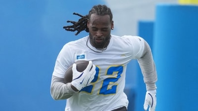 Los Angeles Chargers running back Najee Harris (22) carries the ball during offseason workouts at The Bolt. (IMAGN IMAGES via Reuters Connect)