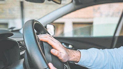 Over 150 “silence zones” near schools, hospitals, and courts prohibit honking altogether. Violators face fines of ₹1,000 for regular honking and ₹5,000 for pressure horns. (Getty Images/iStockphoto) Over 150 “silence zones” near schools, hospitals, and courts prohibit honking altogether. Violators face fines of ₹1,000 for regular honking and ₹5,000 for pressure horns. (Getty Images/iStockphoto)