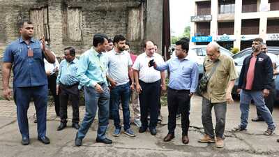 Ram, accompanied by officials from various departments, including roads, water supply, sanitation, drainage, waste management, and gardens, reviewed on-site. (HT) Ram, accompanied by officials from various departments, including roads, water supply, sanitation, drainage, waste management, and gardens, reviewed on-site. (HT)