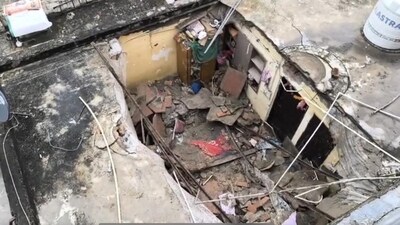 The broken roof and debris seen at the site of the roof collapse in west Delhi’s Dwarka on Monday. (HT photo) (HT_PRINT) The broken roof and debris seen at the site of the roof collapse in west Delhi’s Dwarka on Monday. (HT photo) (HT_PRINT)