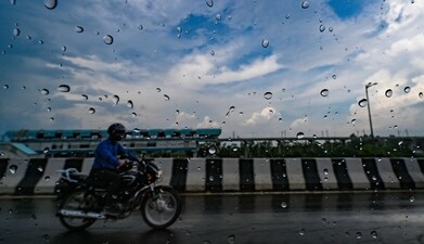 Commuters seen during rain in Delhi earlier this month (Sanchit Khanna/ Hindustan Times) Commuters seen during rain in Delhi earlier this month (Sanchit Khanna/ Hindustan Times)
