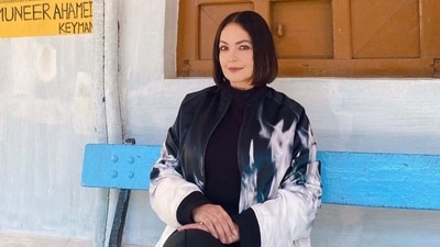 Pooja Bhatt criticizes Mumbai's poor road conditions, highlighting civic negligence amid ongoing monsoon. Pooja Bhatt criticizes Mumbai's poor road conditions, highlighting civic negligence amid ongoing monsoon.