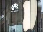 SMIC plans to next year double manufacturing capacity for 7 nm chips, for which Huawei is its largest customer. SMIC plans to next year double manufacturing capacity for 7 nm chips, for which Huawei is its largest customer.