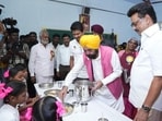 Punjab CM Bhagwant Mann and his Tamil Nadu counterpart, MK Stalin, serve food to students during the launch of the ‘breakfast scheme’ in Chennai on Tuesday. (PTI)