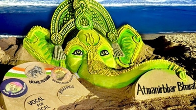A sand artist from Odisha made a Lord Ganesh sculpture with the message of Atmanirbhar Bharat. (@sudarsansand/X) A sand artist from Odisha made a Lord Ganesh sculpture with the message of Atmanirbhar Bharat. (@sudarsansand/X)