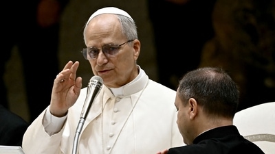 Pope Leo XIV delivers his blessing during the general audience in Paul VI Hall at the Vatican on August 27, 2025. (AFP) Pope Leo XIV delivers his blessing during the general audience in Paul VI Hall at the Vatican on August 27, 2025. (AFP)