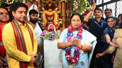 Delhi Chief Minister Rekha Gupta offered prayer at Ganesh Temple at Hanuman Temple premises at Baba Kharak Singh Marg on Wednesday morning in New Delhi (Vipin Kumar/Hindustan Times) Delhi Chief Minister Rekha Gupta offered prayer at Ganesh Temple at Hanuman Temple premises at Baba Kharak Singh Marg on Wednesday morning in New Delhi (Vipin Kumar/Hindustan Times)
