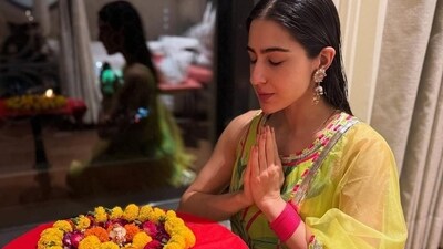 Sara Ali Khan celebrated Ganesh Chaturthi at her residence with the sweestest bappa idol. Sara Ali Khan celebrated Ganesh Chaturthi at her residence with the sweestest bappa idol.