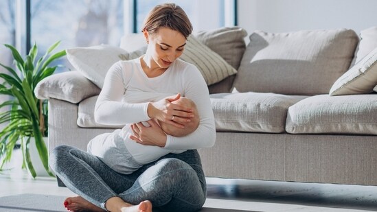 Breastfeeding can protect the baby from various diseases. (Freepik)