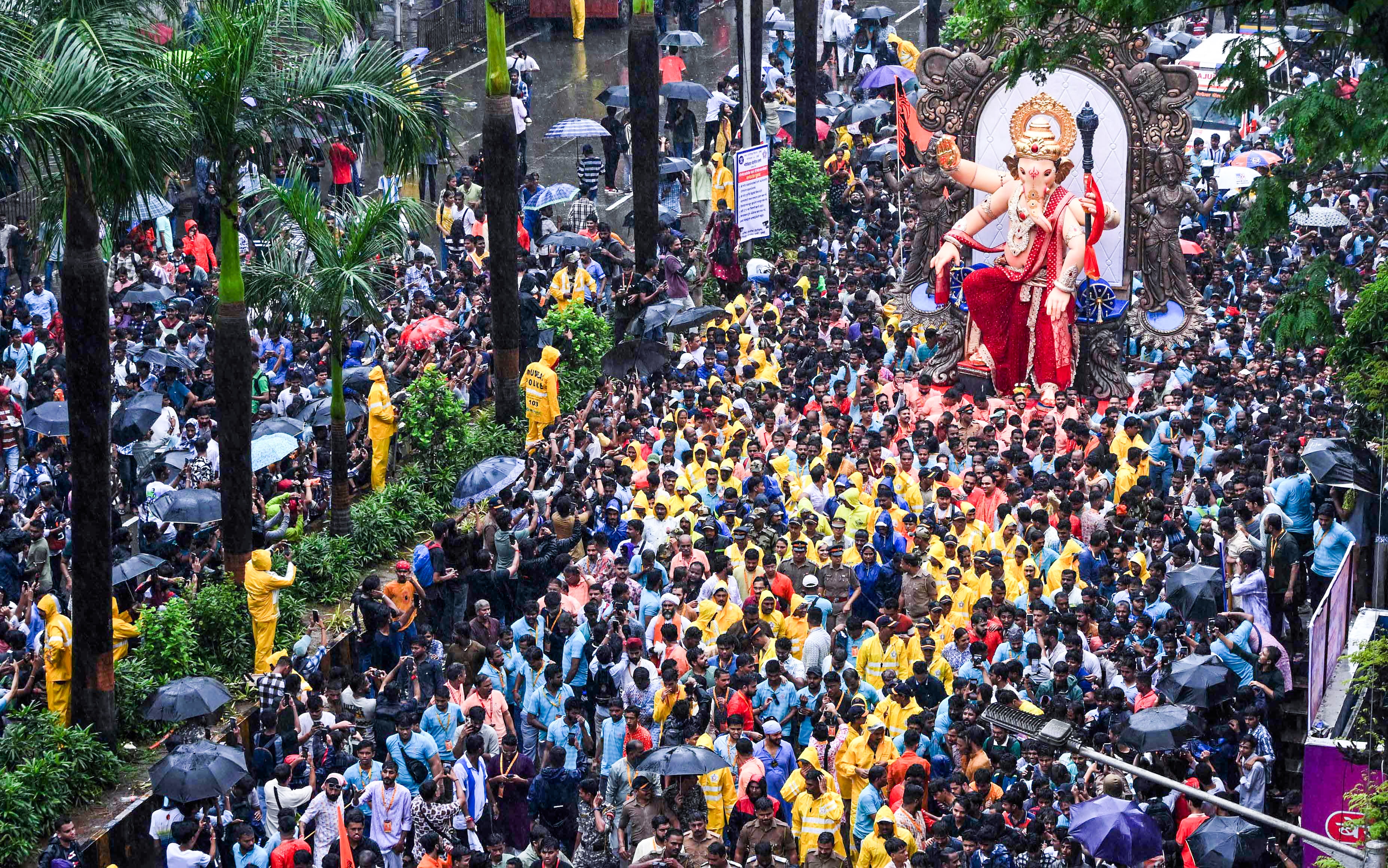 Started in 1920 by a group of 20 to 25 men, the Chinchpokli Sarvajanik Utsav Mandal draws huge crowds that are driven by an intangible faith. (ANI) Started in 1920 by a group of 20 to 25 men, the Chinchpokli Sarvajanik Utsav Mandal draws huge crowds that are driven by an intangible faith. (ANI)
