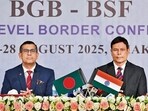 BSF counterpart Daljit Singh Chaudhary (right) with BGB director general Major General Mohammad Ashrafuzzaman Siddiqui. (AFP)