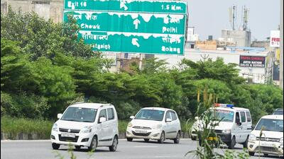 A signboard on the NH-48 exit-13 near Anaj Mandi in Gurugram on Thursday. (Parveen Kumar/HT Photo) A signboard on the NH-48 exit-13 near Anaj Mandi in Gurugram on Thursday. (Parveen Kumar/HT Photo)