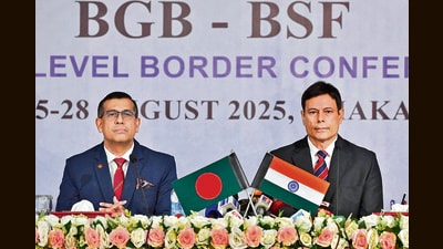 BSF counterpart Daljit Singh Chaudhary (right) with BGB director general Major General Mohammad Ashrafuzzaman Siddiqui. (AFP) BSF counterpart Daljit Singh Chaudhary (right) with BGB director general Major General Mohammad Ashrafuzzaman Siddiqui. (AFP)