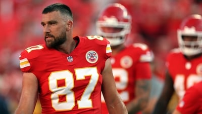 Tight end Travis Kelce #87 of the Kansas City Chiefs warms up prior to the NFL Preseason 2025 game between Chicago Bears and Kansas City Chiefs (Getty Images via AFP) Tight end Travis Kelce #87 of the Kansas City Chiefs warms up prior to the NFL Preseason 2025 game between Chicago Bears and Kansas City Chiefs (Getty Images via AFP)