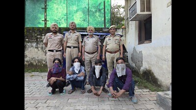 Police said the gang exploited the identity of poor rickshaw drivers to win people’s trust and mainly targeted women and the elderly. (HT Photo)