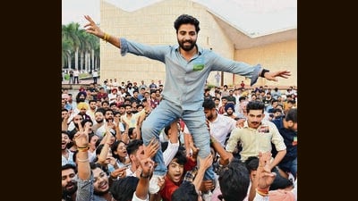 Rebel alliance’s Sumit during a rally in front of Gandhi Bhawan at Panjab University on Thursday. (Keshav Singh/HT) Rebel alliance’s Sumit during a rally in front of Gandhi Bhawan at Panjab University on Thursday. (Keshav Singh/HT)