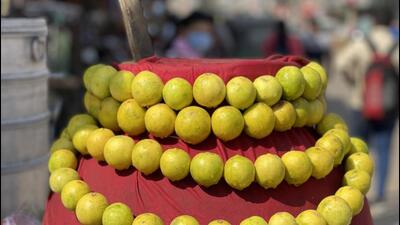 The jaljeera pot of vendor Rajkumar, who stands at the mouth of Sadar Bazar, near the post office building. (HT) The jaljeera pot of vendor Rajkumar, who stands at the mouth of Sadar Bazar, near the post office building. (HT)