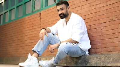 Eijaz Khan Eijaz Khan