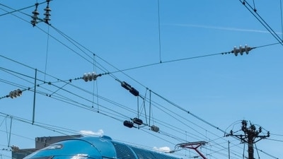 The NextGen Acela can reach a top speed of 160 miles an hour, 10 mph faster than the older Acela fleet. The NextGen Acela can reach a top speed of 160 miles an hour, 10 mph faster than the older Acela fleet.