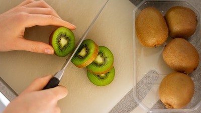 Kiwi is a good source of Vitamin C. (Pexel) Kiwi is a good source of Vitamin C. (Pexel)