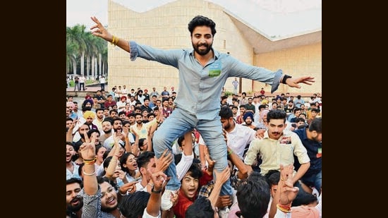 Rebel alliance’s Sumit during a rally in front of Gandhi Bhawan at Panjab University on Thursday. (Keshav Singh/HT)