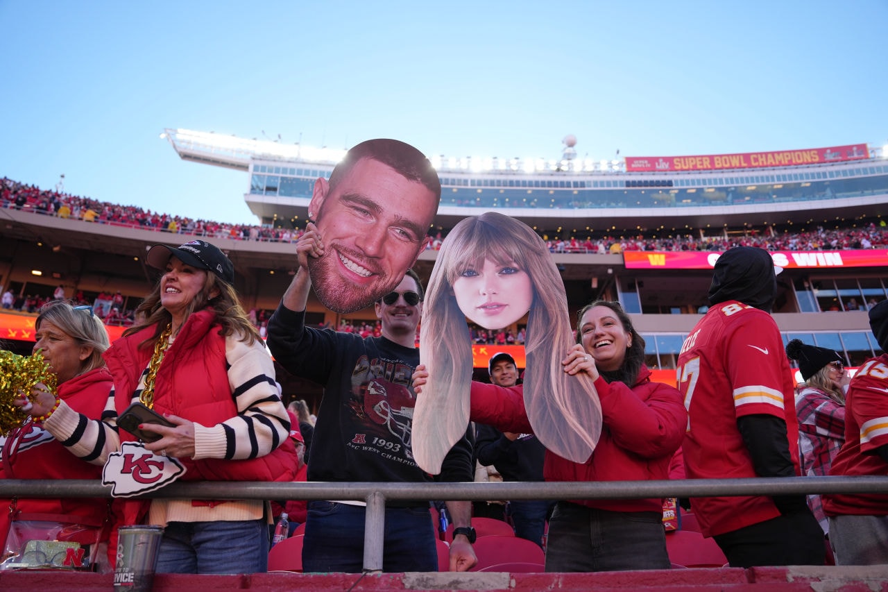 What Taylor Swift’s Love Story Means to Her Fans What Taylor Swift’s Love Story Means to Her Fans