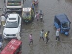 Ghaziabad: Heavy traffic amid rain and water logging at Lal Kuan Ghaziabad: Heavy traffic amid rain and water logging at Lal Kuan