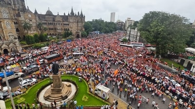Maratha quota leader Manoj Jarange begins an indefinite hunger strike at Mumbai’s Azad Maidan. (Raju Shinde/ HT Photo ) Maratha quota leader Manoj Jarange begins an indefinite hunger strike at Mumbai’s Azad Maidan. (Raju Shinde/ HT Photo )