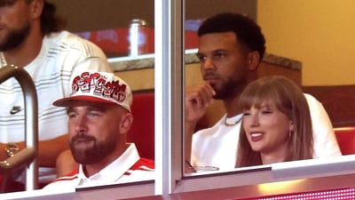 Taylor Swift and Travis Kelce announced their engagement, but continue to live separately. (Photo by JAMIE SQUIRE / GETTY IMAGES NORTH AMERICA / Getty Images via AFP) (Getty Images via AFP) Taylor Swift and Travis Kelce announced their engagement, but continue to live separately. (Photo by JAMIE SQUIRE / GETTY IMAGES NORTH AMERICA / Getty Images via AFP) (Getty Images via AFP)