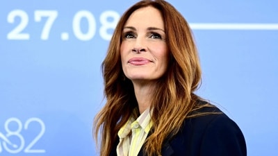 Julia Roberts attends the photocall of the movie "After the Hunt" presented out of competition at the 82nd International Venice Film Festival, at Venice Lido on August 29, 2025. (Photo by Tiziana FABI / AFP) (AFP)
