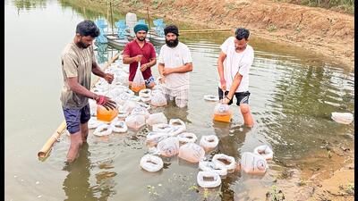 Laborers work in a shrimp fish farm in Ratta Khera village in Muktsar, Punjab on Friday . (Sanjeev Kumar/Hindustan Times) Laborers work in a shrimp fish farm in Ratta Khera village in Muktsar, Punjab on Friday . (Sanjeev Kumar/Hindustan Times)