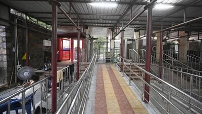 The closed zoo on Friday. (Sanjeev Verma/HT photo) The closed zoo on Friday. (Sanjeev Verma/HT photo)