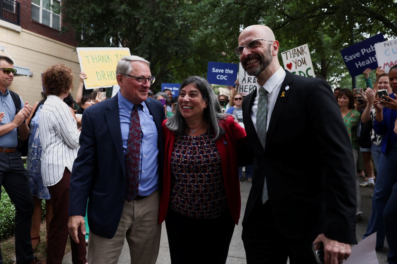 Inside the Trump Administration’s Vaccine Politics Inside the Trump Administration’s Vaccine Politics