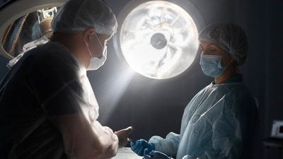 The doctor shared that the surgery involved careful planning, advanced tools, and a stepwise approach to avoid damaging nearby tissues or spilling the cyst's contents. (Representative picture: Freepik) The doctor shared that the surgery involved careful planning, advanced tools, and a stepwise approach to avoid damaging nearby tissues or spilling the cyst's contents. (Representative picture: Freepik)