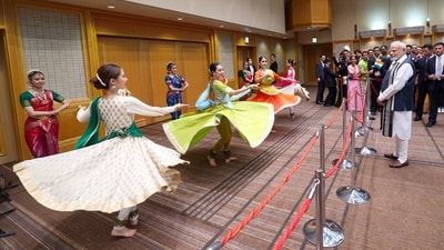 Modi receives a rousing welcome from Japanese artists upon his arrival in Tokyo (DPR PMO) Modi receives a rousing welcome from Japanese artists upon his arrival in Tokyo (DPR PMO)