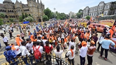 Several protestors have complained of inadequate facilities for them in Mumbai, including alleged closure of shops around the protest site (Anshuman Poyrekar/HT Photo) Several protestors have complained of inadequate facilities for them in Mumbai, including alleged closure of shops around the protest site (Anshuman Poyrekar/HT Photo)