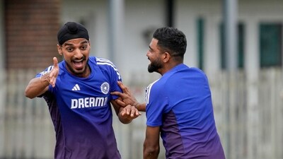 India's Arshdeep Singh and Mohammed Siraj during a training session. (PTI) India's Arshdeep Singh and Mohammed Siraj during a training session. (PTI)