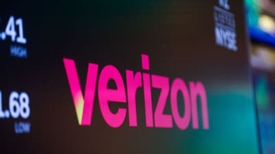 Verizon is down for many users (Bloomberg)